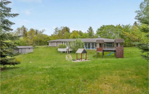 Nice Home In Ebeltoft With Kitchen